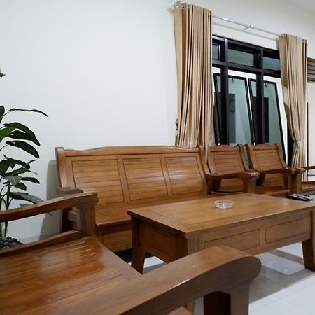 Hotel Reddoorz Near Living Plaza Purwokerto Exterior foto